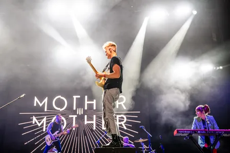 Mother Mother in de Heineken tijdens Lowlands 2023