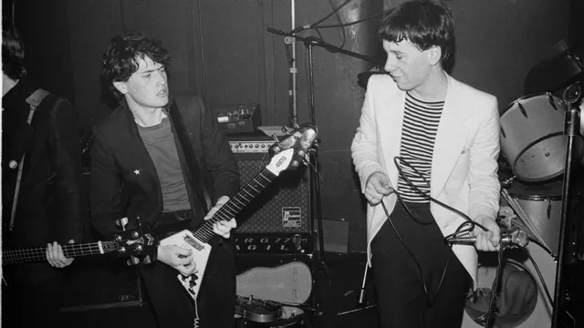 Simple Minds met links Charlie Burchill en rechts Jim Kerr