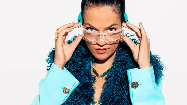 Stephanie Louwrier als Techbitch