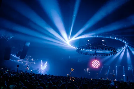 Young Marco in de Bravo op Lowlands 2024