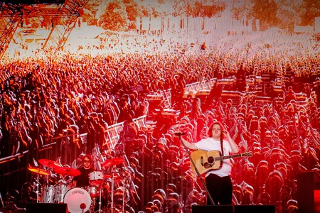 Lewis Capaldi live in de Alpha op Lowlands 2022