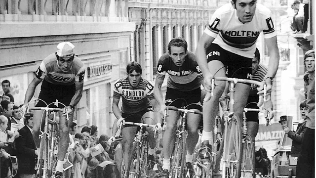 v.l.n.r. Luis Ocaña, Lucien van Impe, Joop Zoetemelk en Eddy Merckx in de wedstrijd Dwars door Lausanne (À Travers Lausanne) in 1971 Ocańa won uiteindelijk deze wedstrijd
