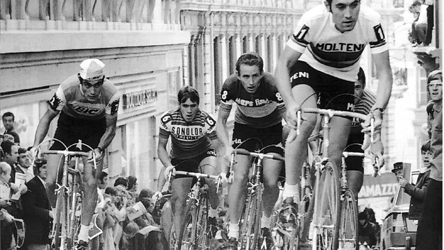 v.l.n.r. Luis Ocaña, Lucien van Impe, Joop Zoetemelk en Eddy Merckx in de wedstrijd Dwars door Lausanne (À Travers Lausanne) in 1971 Ocańa won uiteindelijk deze wedstrijd
