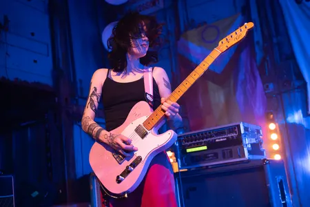 Gitariste van C'est Qui?