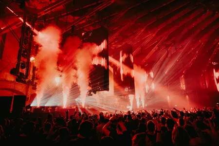 Armin van Buuren en Benwal in de Gashouder op Amsterdam Dance Event 2026