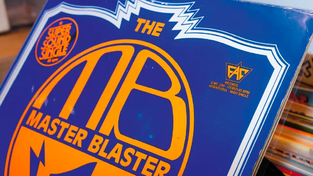 LP van FAC Records bij DOCS audiodocumentaire Fely Chirino