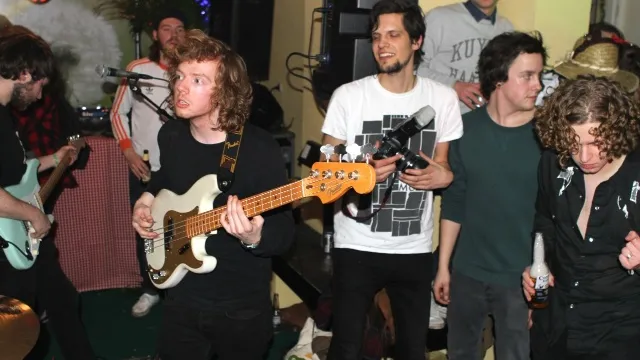 Lookapony tijdens een van de befaamde bungalow-parties van Where The Wild Things Are