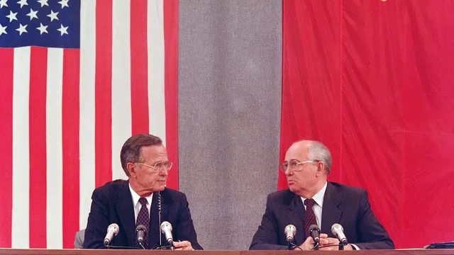 Gorbatsjov en Bush Sr. tekenen het START verdrag