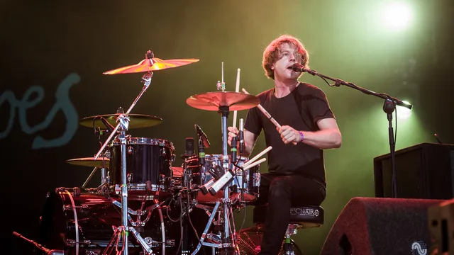 Blood Red Shoes live op Lowlands 2014.