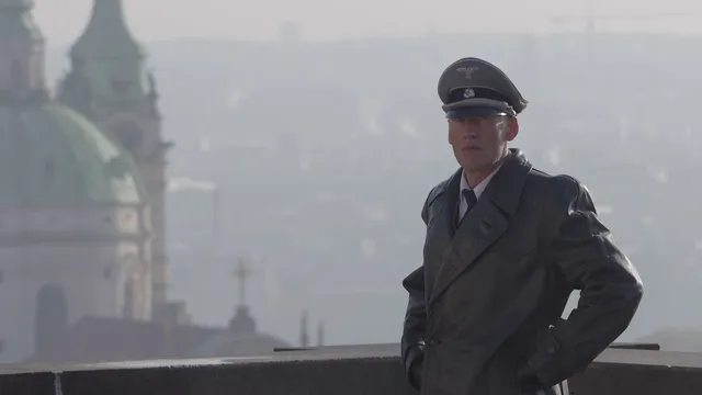 Bijgeknipte still uit de eerste aflevering, voor kleurcorrectie. Voor gebruik op vpro.nl/hhhh.