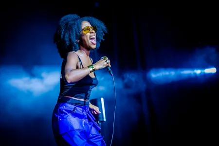 Charlotte Adigery live in de India op Lowlands 2022