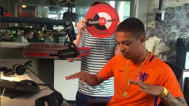 Ronnie Flex co-host in 3voor12 Radio