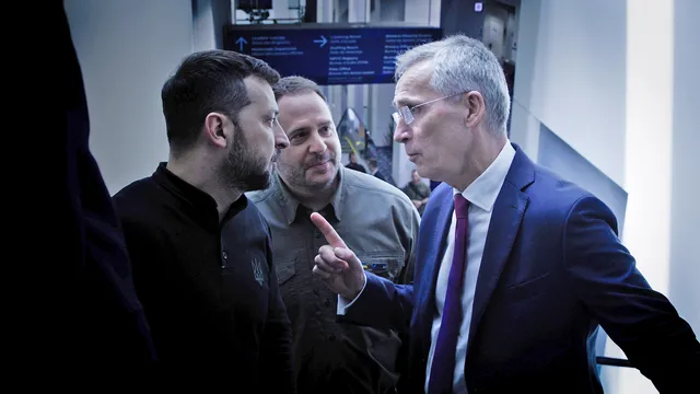 Still uit Facing War