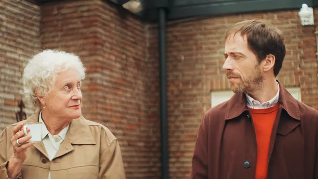 Een tragikomische mozaïek-film over zes disfunctionele familieleden die op zoek gaan naar de perfecte vervulling van het leven. Een bijna onmogelijke opgave. Beppie Melissen en Eelco Smits