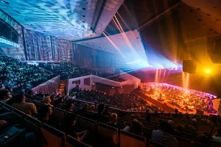 Metropole Orkest + SOHN @ Muziekgebouw Eindhoven