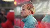 Neil Harbisson, cyborg kunstenaar, met zijn antenne in New York.