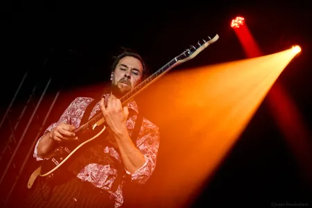 Dan and the Middle Men