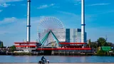 Een foto van het reuzenrad in attractiepark Speelstad Rotterdam