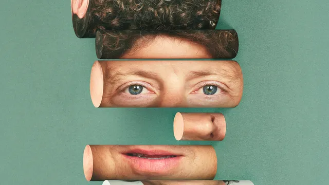 Artistieke fotocollage van Merijn Scholten, opgebouwd uit horizontale cilinders met uitsneden van verschillende delen van zijn gezicht — haar, ogen, neus, mond en hals — geplaatst tegen een groene achtergrond.