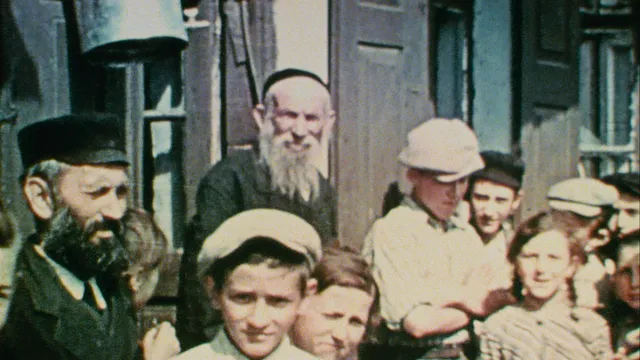 still uit Three Minutes