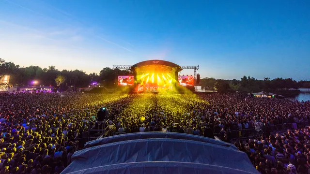 Arcade Fire live op Best Kept Secret 2017 Stage One