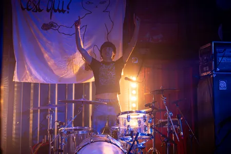 Drummer van C'est Qui?