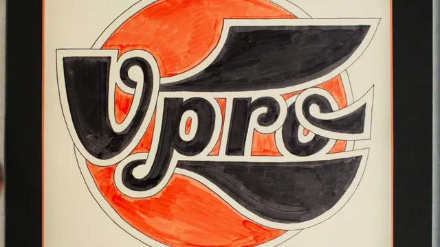 Schets voor logo op geëmailleerd bordje