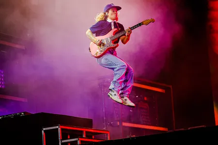 Tash Sultana in de Alpha op Lowlands 2022