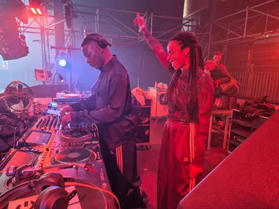 Mike Starr b2b Nathalie Robinson