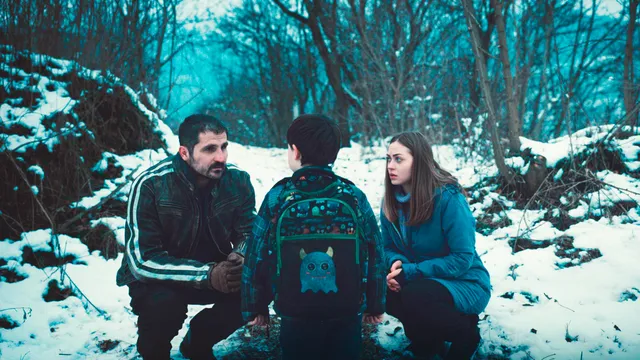 MARIN GRIGORE (Matthias) MARK BLENYESI (Rudi) en Macrina Barladeanu (Ana)