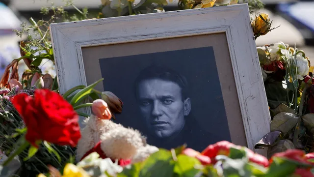herdenking met foto Aleksej Navalny