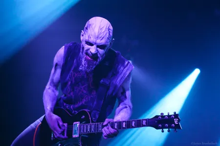 Gitarist van Helleruin in Iduna