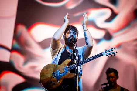 Foals in de Alpha tijdens Lowlands 2023