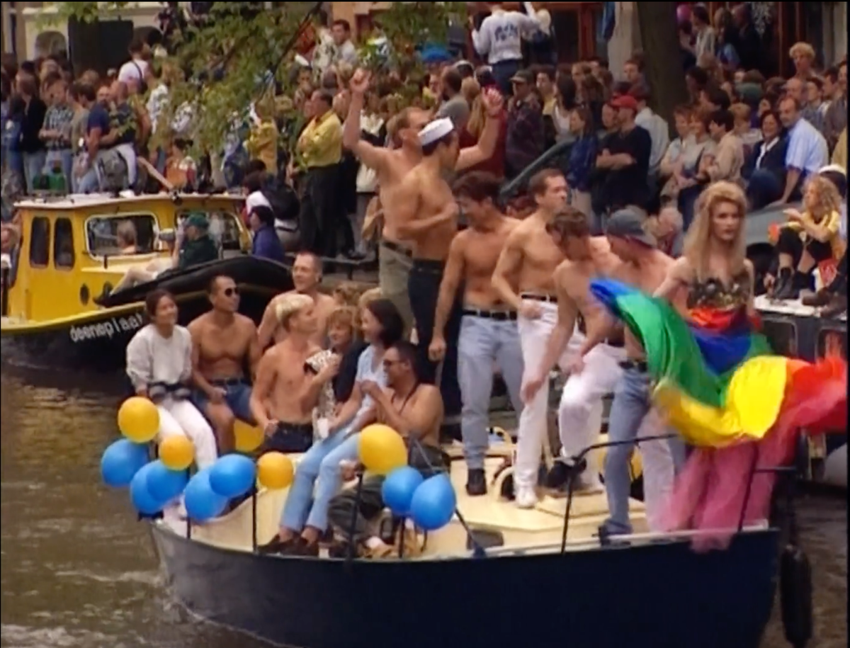 Qichqiriq bilan porno videolar Porno suratga olishda Miss Rossiya