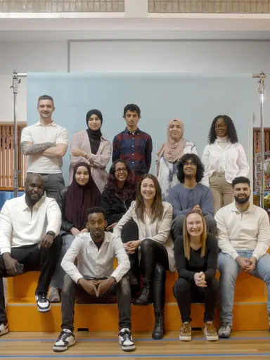 De kinderen van Rutte in schoolfoto opstelling.