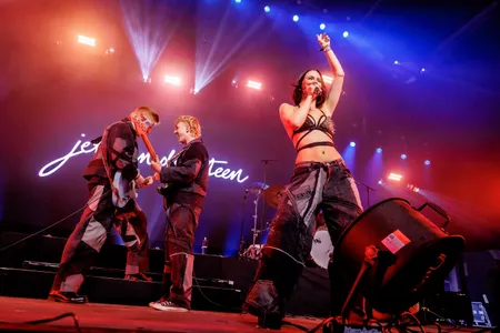 Jet van der Steen in de India tijdens Lowlands 2026