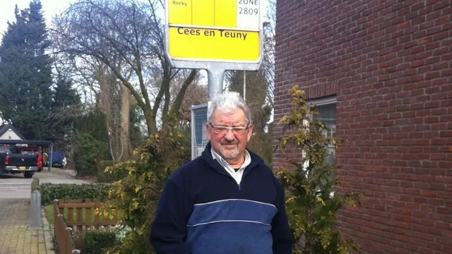 Buschauffeur Cees was een van de weinige chauffeurs die de scholieren op de roemruchte buslijn aankon, al moest hij daarvoor wel onorthodoxe methoden inzetten.