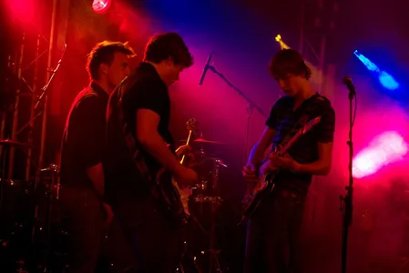 Als winnaar van de publieksprijs bij de Slag om Paaspop, trok Room06 uiteraard veel publiek.