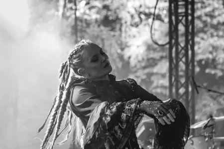 Eivør in het Openluchttheater De Goffert