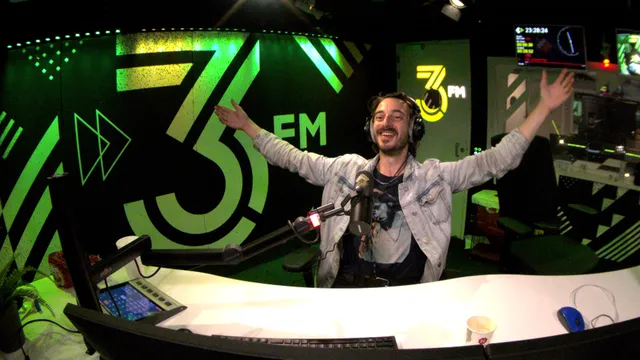 Indian Askin 3voor12 Radio