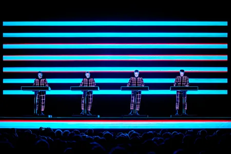 Kraftwerk in Klokgebouw Eindhoven