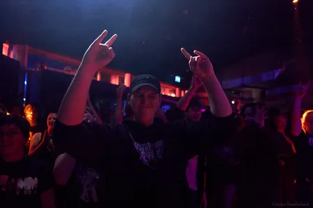 Dan and the Middle Men