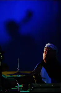 Han Bennink zorgt voor betoverende ritmes