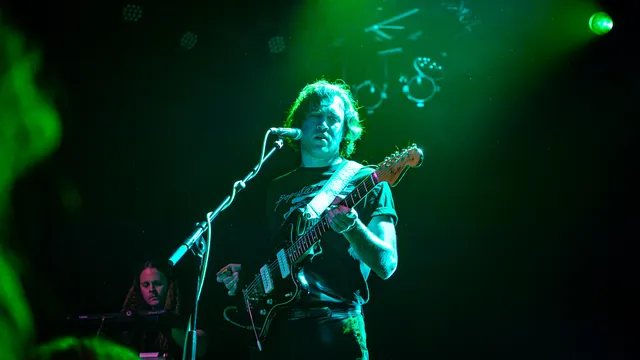 Frankie and the Witch Fingers