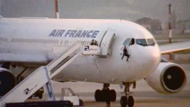 Sprong uit gekaapt toestel Air France