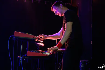 Głupi Komputer, Peel Slowly and See 2026