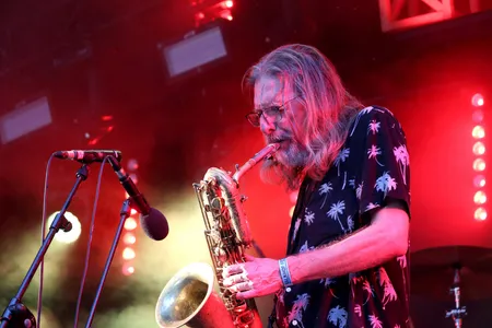 Neptunian Maximalism