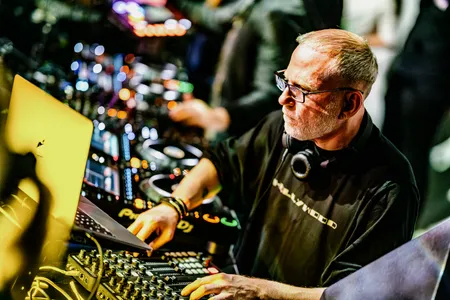 Visual Frequencies @ Nxt, ADE25