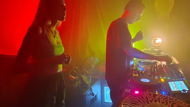 Ploy & Re:Ni in Radio Radio tijdens ADE22