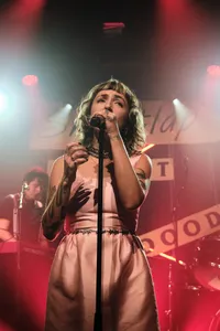 Sophie Straat @ Effenaar